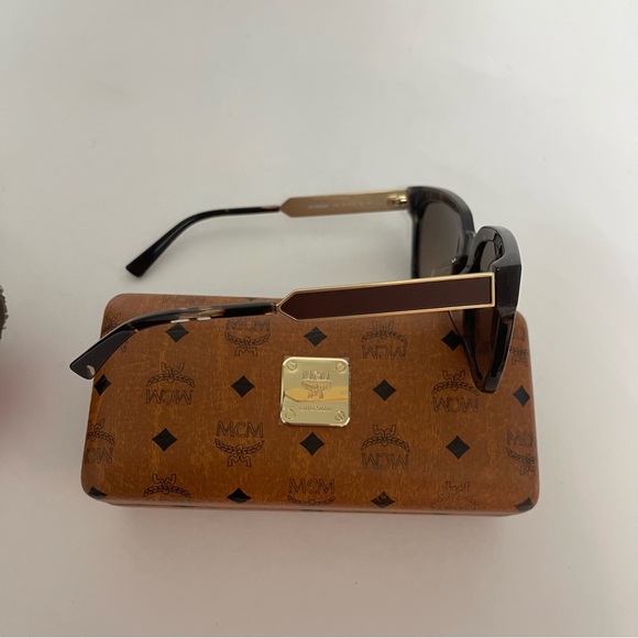 MCM 55mm Brown Modified Rectangle Sunglasses - Authentic -New W/Case & Cloth - Picture 9 of 16